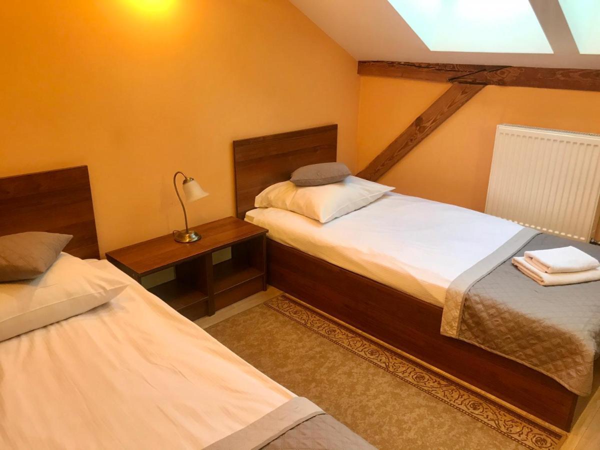 Hotelik Polonia Lowicz Luaran gambar