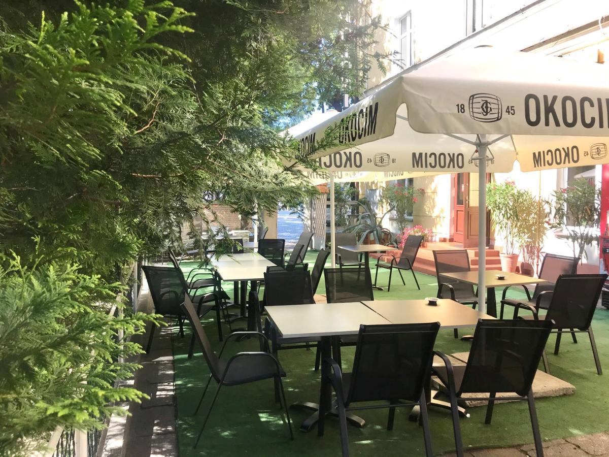 Hotelik Polonia Lowicz Luaran gambar