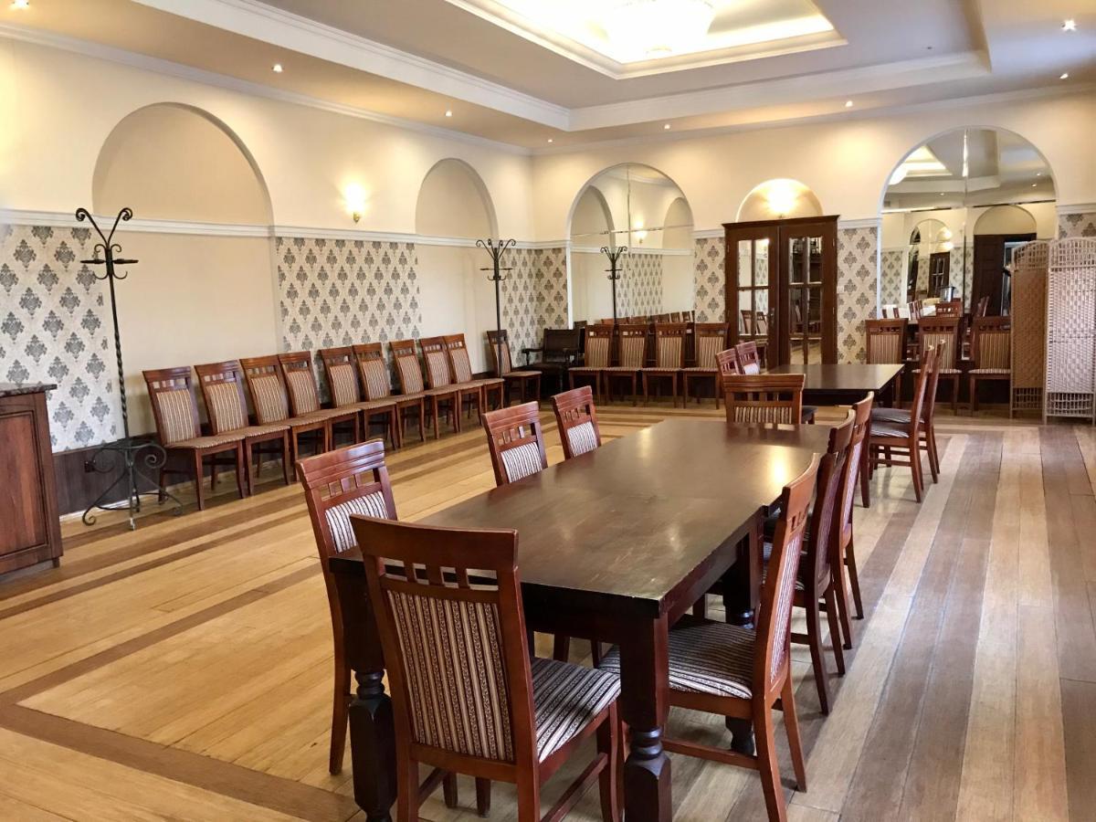 Hotelik Polonia Lowicz Luaran gambar