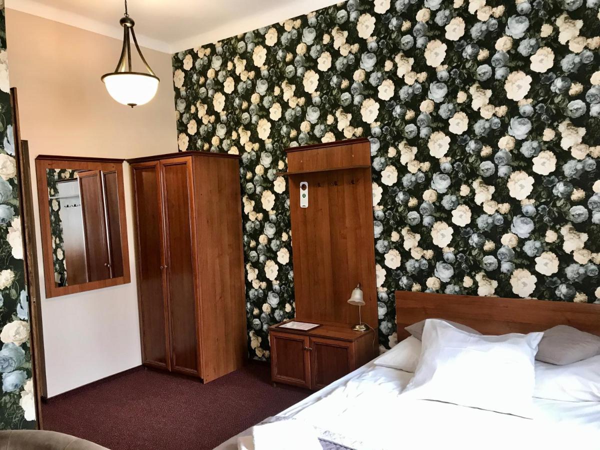 Hotelik Polonia Lowicz Luaran gambar