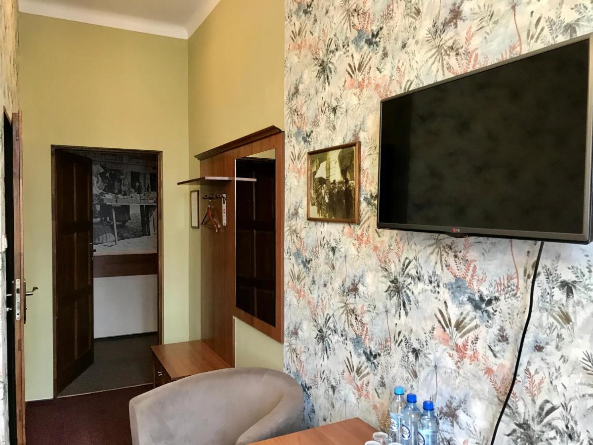 Hotelik Polonia Lowicz Luaran gambar