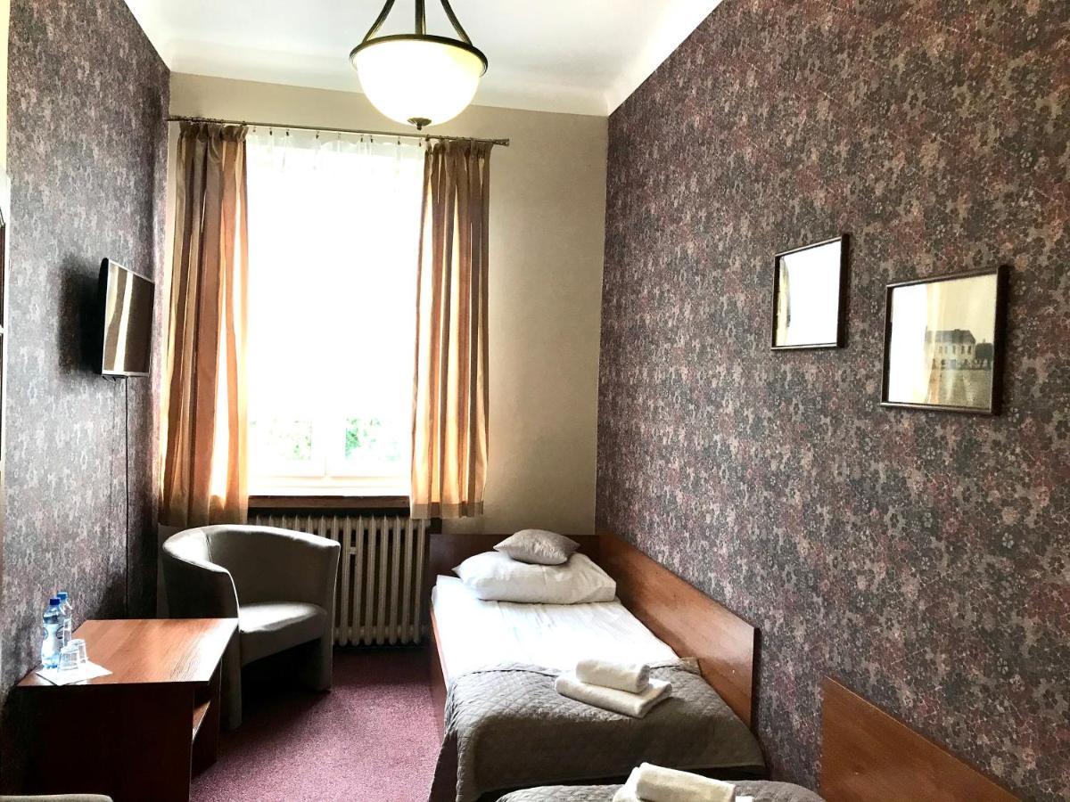 Hotelik Polonia Lowicz Luaran gambar