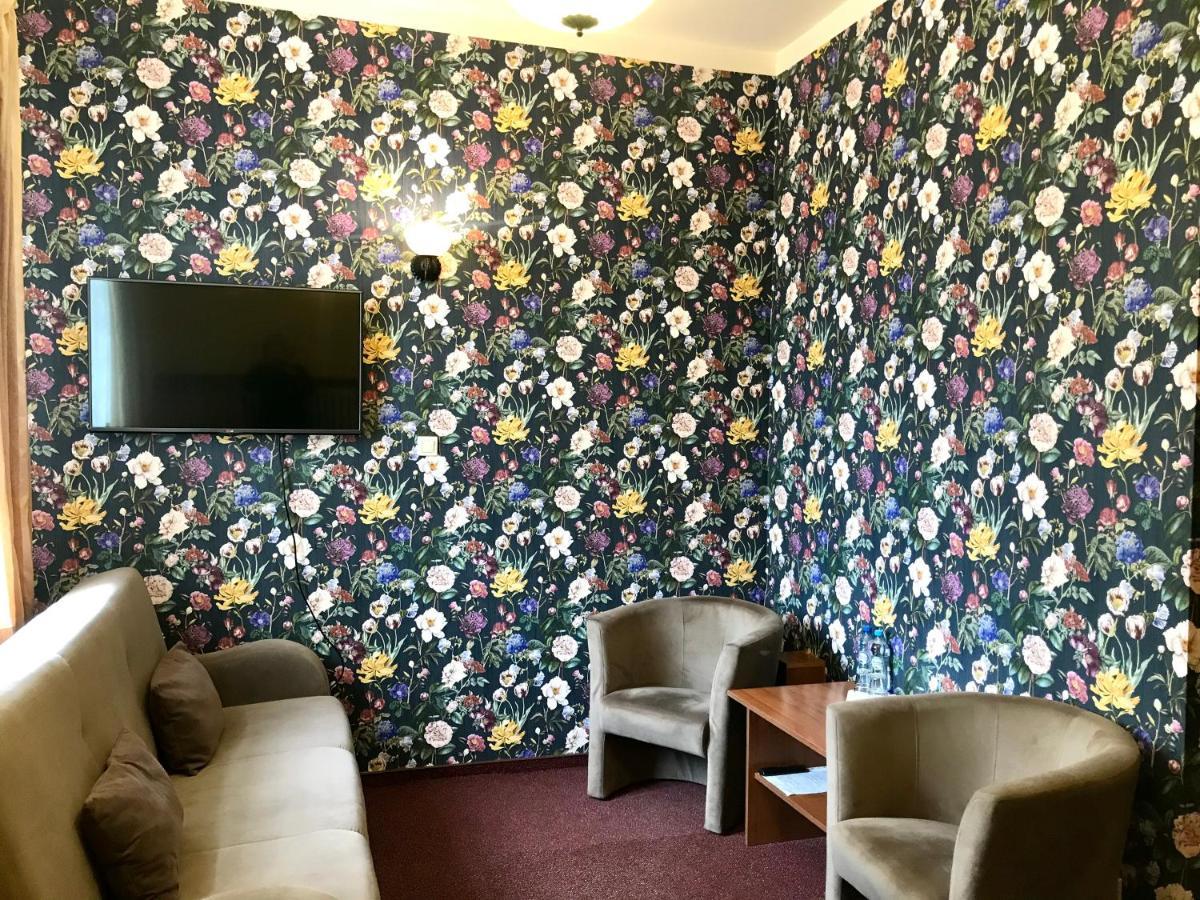 Hotelik Polonia Lowicz Luaran gambar
