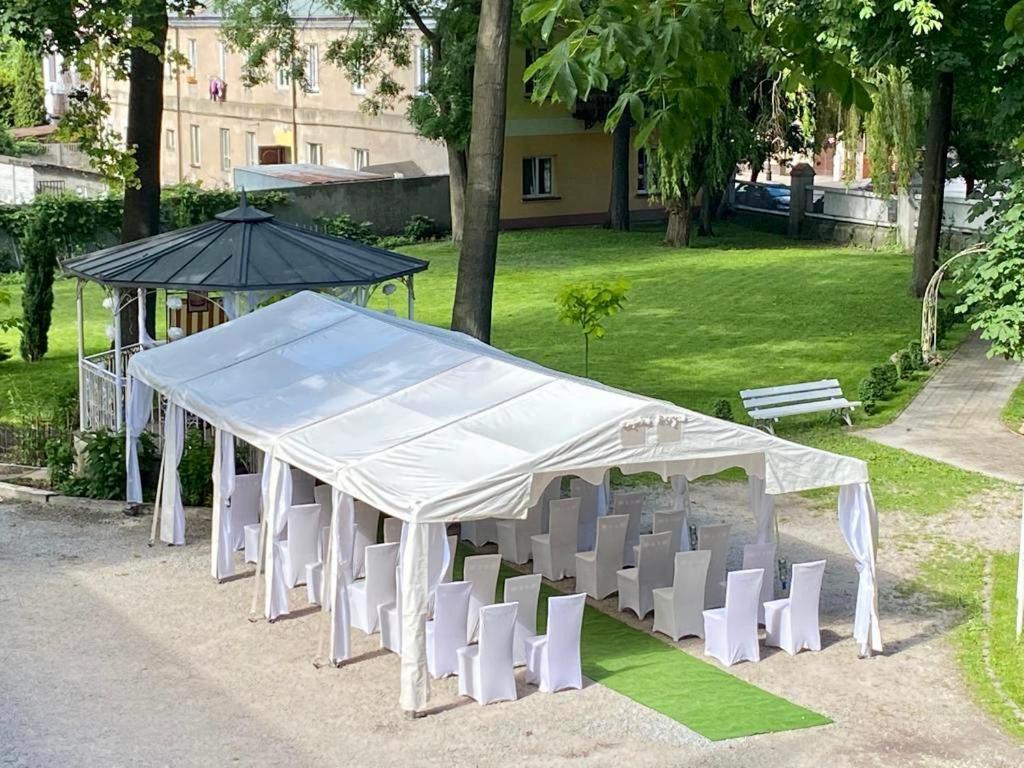 Hotelik Polonia Lowicz Luaran gambar