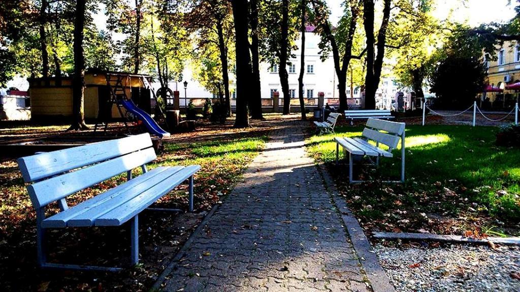 Hotelik Polonia Lowicz Luaran gambar